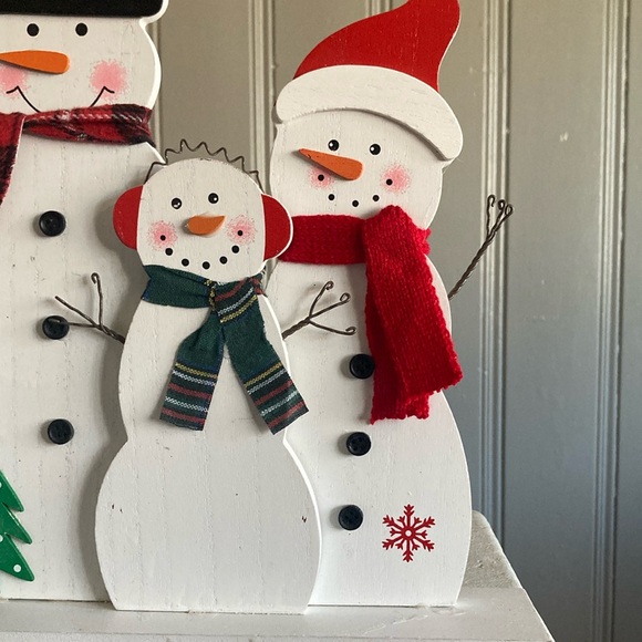 NWT- Precious Wooden Snowman ⛄️ Family Decoration Sign - Picture 10 of 17